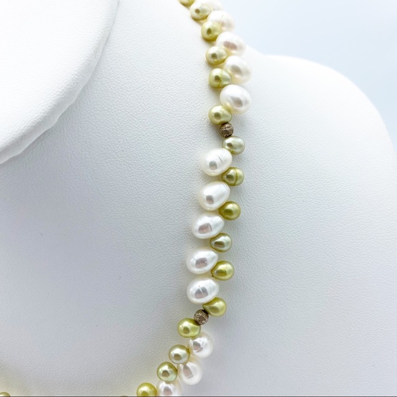 Vintage Light Green Pearls & White Pearls Sterling Silver Clasp Collar Necklace - Picture 10 of 13